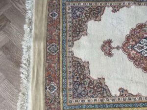 Vintage Stunning Large Persian / Turkish style Oriental Rug Red Tones
