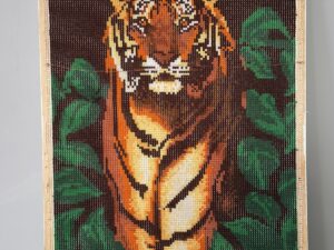 Huge Vintage Stunning Framed Tiger Latch Hook Rug Tapestry Embroidery Art Work