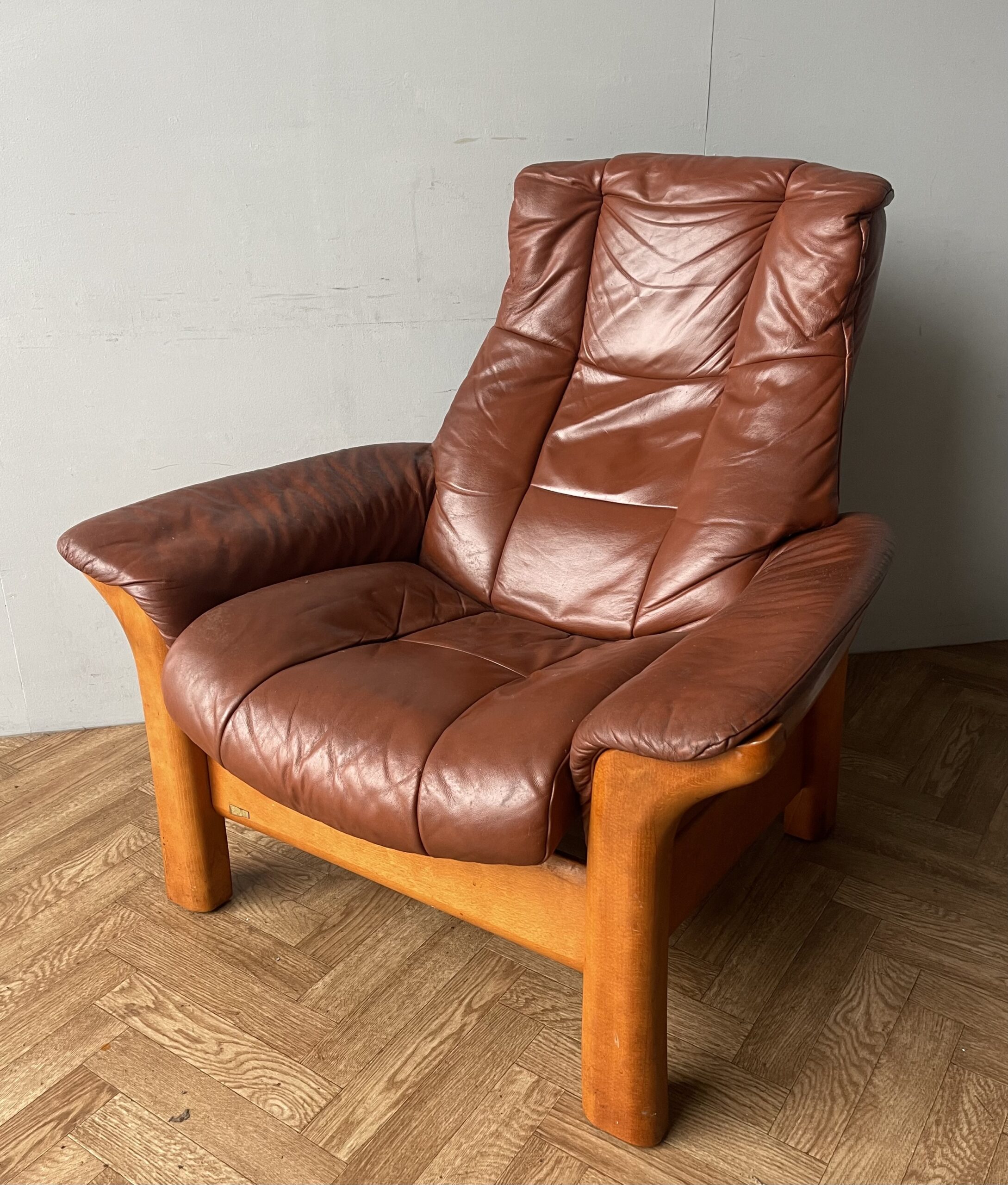 EKORNES Stressless Windsor Reclining Sofa and 2 Armchairs Recliners - Image 14